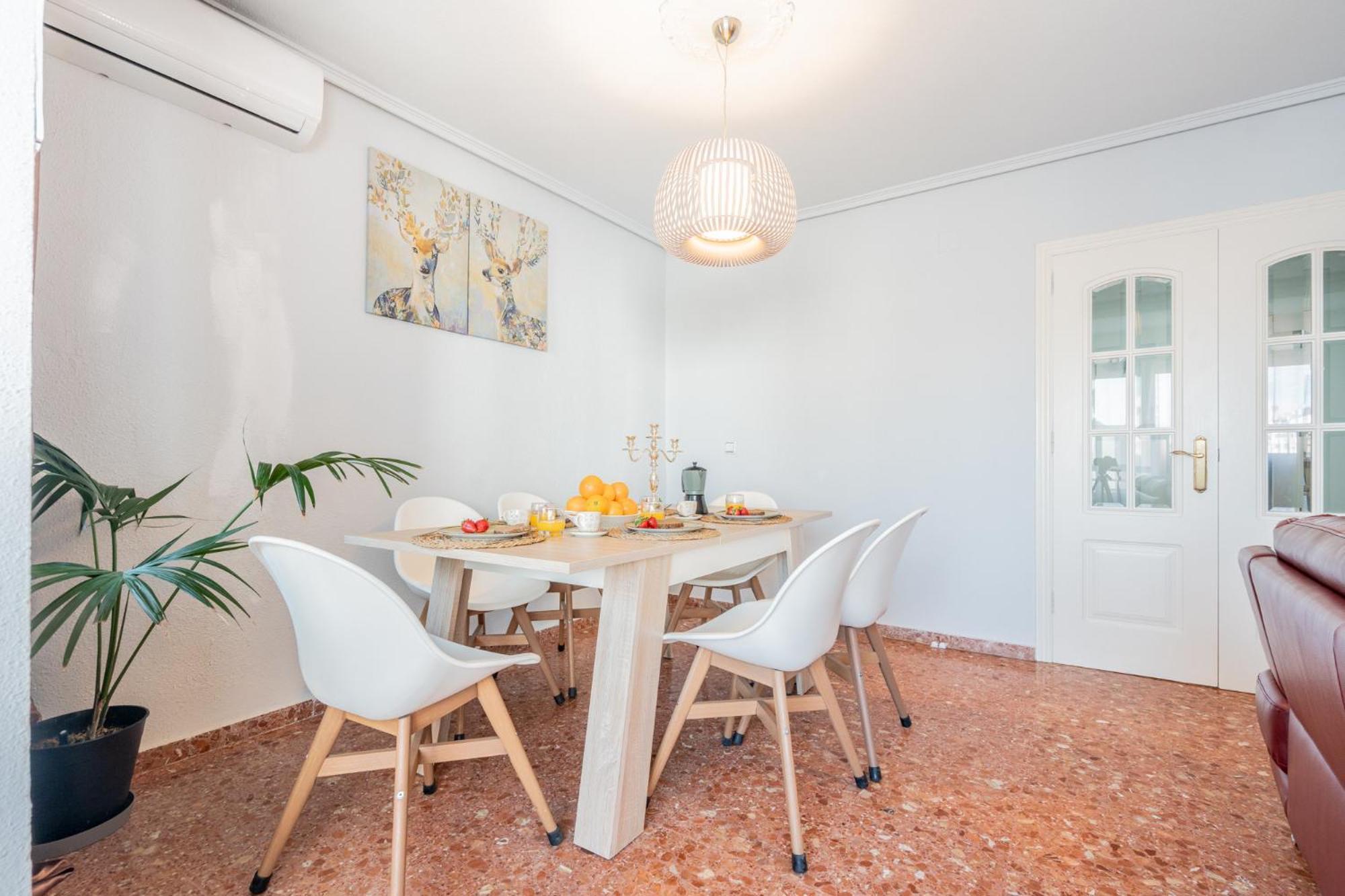 ולנסיה Apartamento Familiar En Avenida Del Puerto מראה חיצוני תמונה