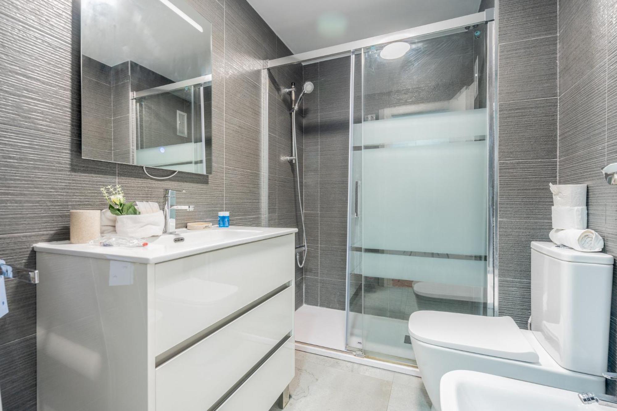 ולנסיה Apartamento Familiar En Avenida Del Puerto מראה חיצוני תמונה