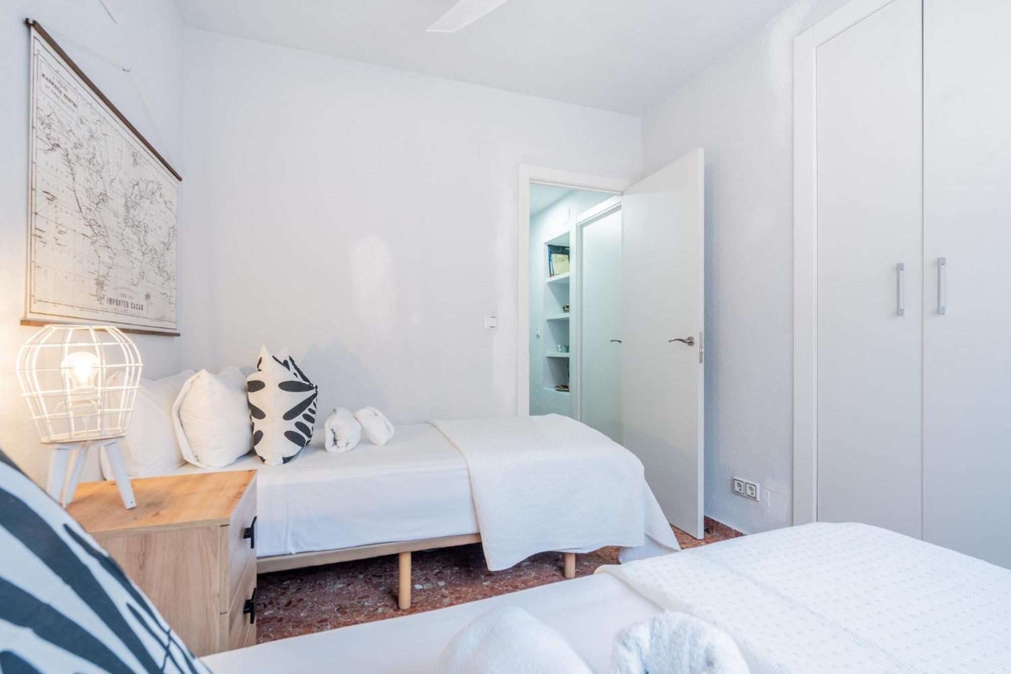 ולנסיה Apartamento Familiar En Avenida Del Puerto מראה חיצוני תמונה