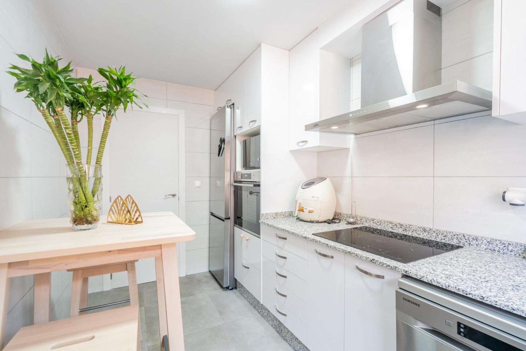 ולנסיה Apartamento Familiar En Avenida Del Puerto מראה חיצוני תמונה