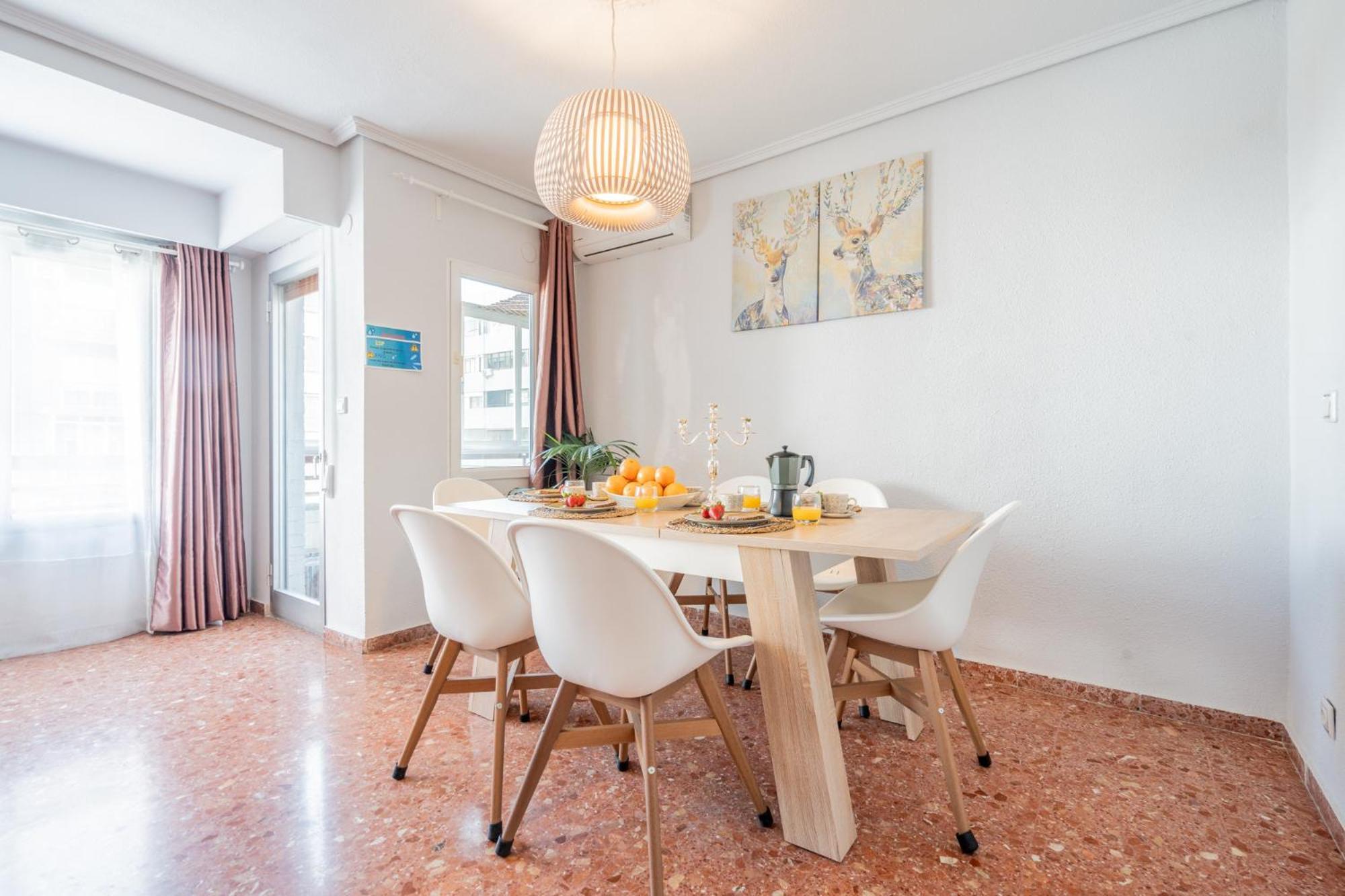 ולנסיה Apartamento Familiar En Avenida Del Puerto מראה חיצוני תמונה
